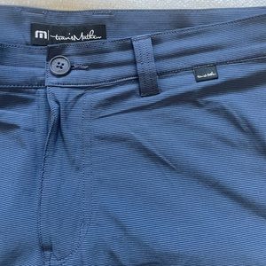 Travis Mathew Performance Proceed With Caution Golf Shorts. Mens Size 32